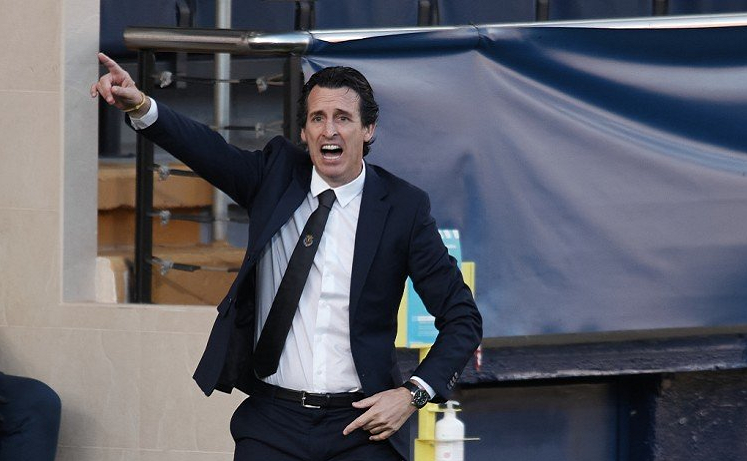 包含比利亚雷亚尔内部会议纪要流出：集结日门线救险，足总杯使命明确，轮换策略成焦点的词条