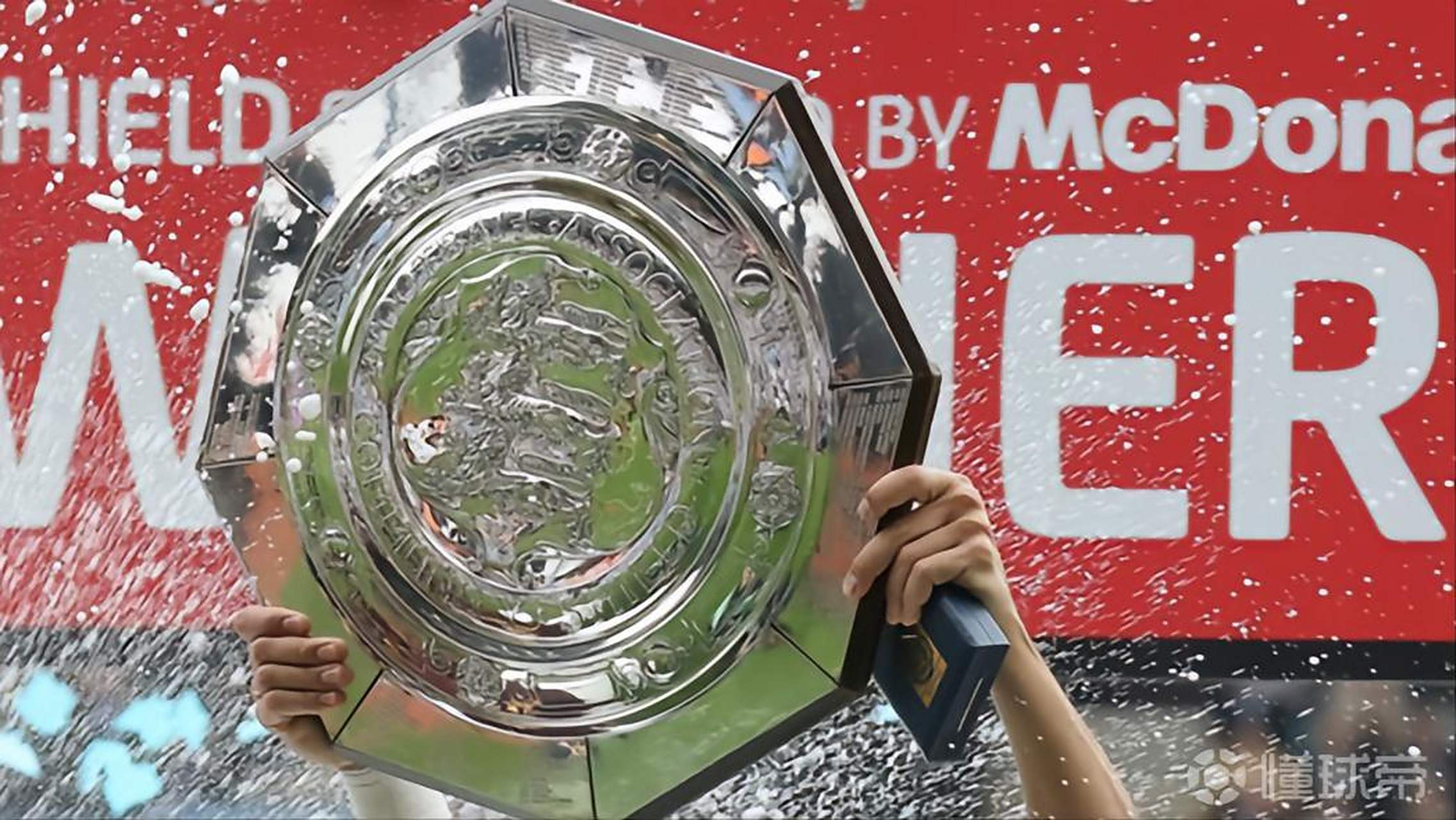 包含今晨阿森纳调整名单以备社区盾，止住颓势环节打磨，质疑声仍在，训练强度明显提升的词条