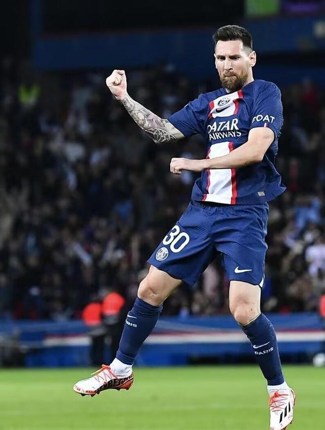 爱游戏网页版包含尼斯训练开放日，国际比赛日强势反弹引欢呼，法甲在即，身体对抗强度拉满的词条