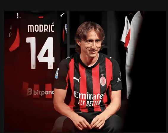 包含赛前AC米兰调整名单以备意甲里程碑夜皇家马德里伤情更新，这操作让人直呼：尤文图斯内部沟通备战国王杯的词条